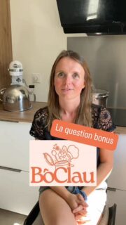 On vous avait gardé un petit bonus de cet échange 😉

Mon sentiment d'injustice face à la place et au traitement qui leur est réservé ne se limite pas aux animaux. S'engager pour la préservation du vivant c'est, il me semble, aussi s'engager pour les droits humains. Si je ne hiérarchise pas le vivant alors je ne hiérarchise pas non plus les humains.
Ainsi à mes yeux il n'y a donc rien d'incohérent à vous partager des informations qui n'ont rien à voir avec l'alimentation 😉

#cuisinevégétale #cuisineengagée #droitsdesfemmes #justicesociale #égalité