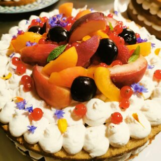 L'été, l'explosion des couleurs, j'adore !
Naked cake 100% végétal pêche - abricot et crème alba
Réalisé à l'occasion d'un anniversaire
#veganfood #vegancakes #traiteurvalence #traiteurvegan