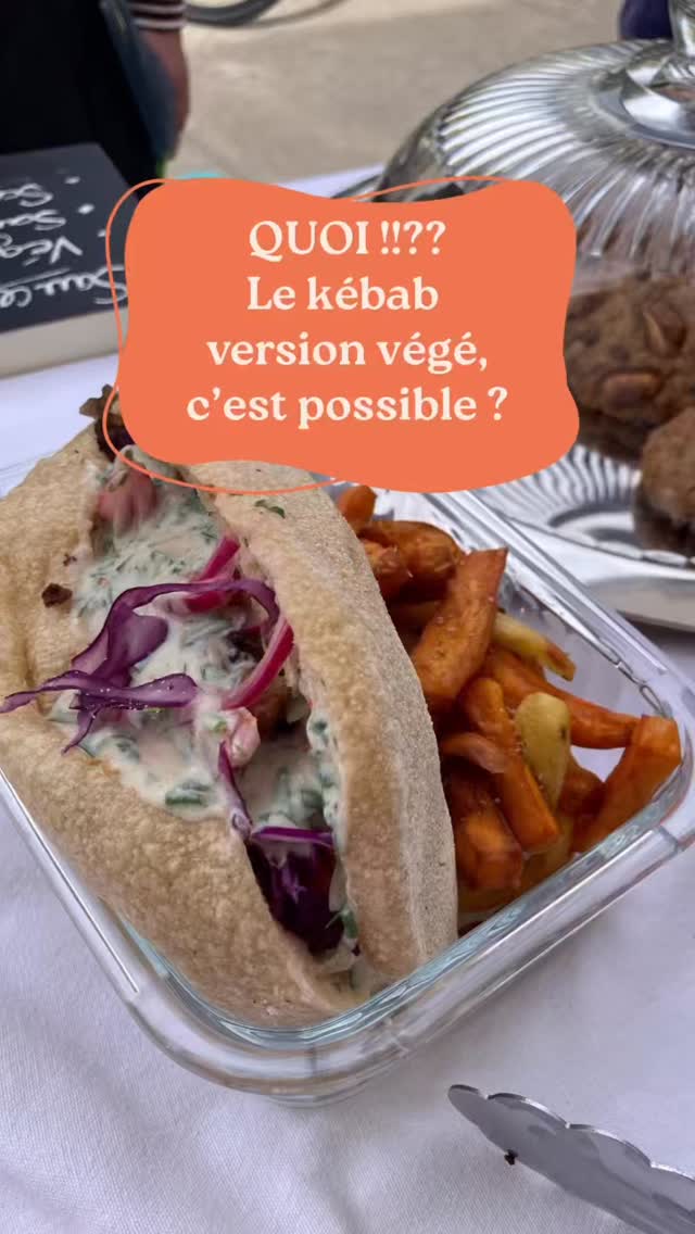 *Vébab = kébab végétal 🥙
Même si c’est déconseillé de parler la bouche pleine, il fallait bien se dévouer pour vous annoncer qu’il revenait le mois prochain ! 🤭
Pour ne pas le louper cette fois, note bien le mardi 20 Octobre dans ton agenda, RDV à La Cartoucherie de Bourg-lès-Valence 😉
👉🏻 PS : j’ai aussi une cagnotte miimosa dont le lien est en bio pour soutenir mon projet 🙏🏻

#vebab #kebab #vegankebab #vegetarien #traiteur